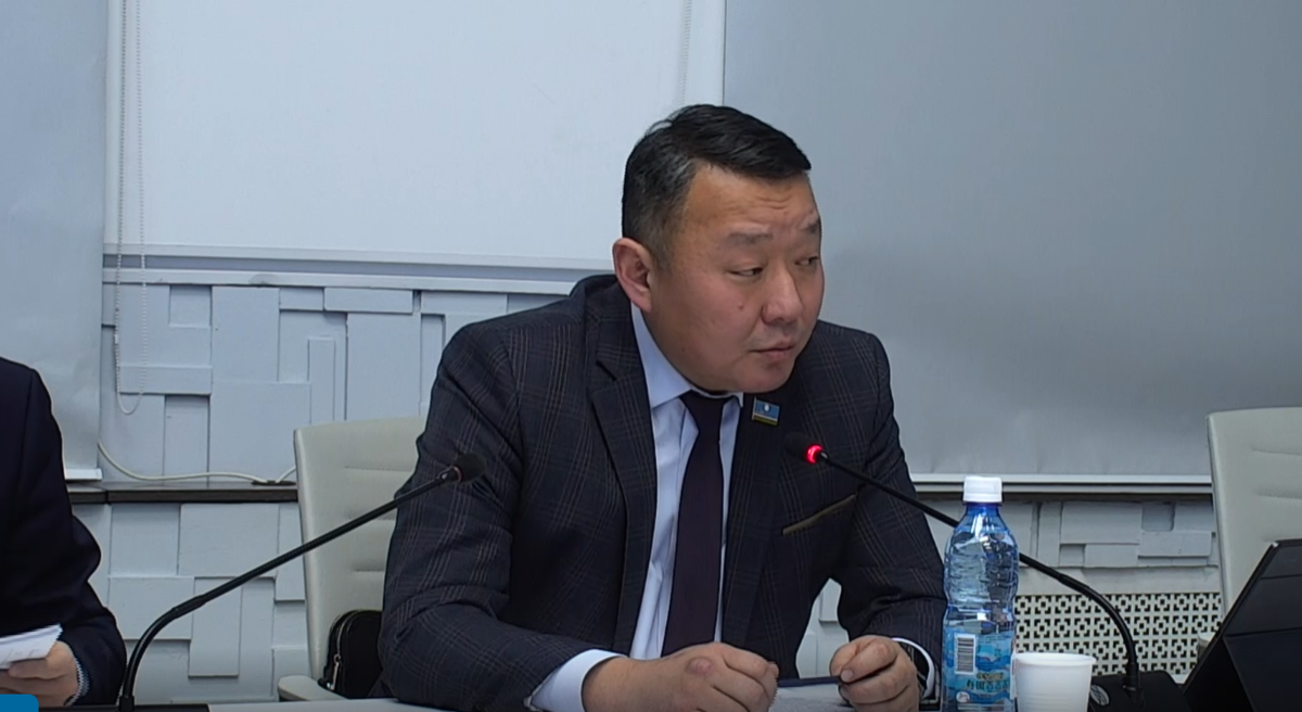 Министр Емельянов