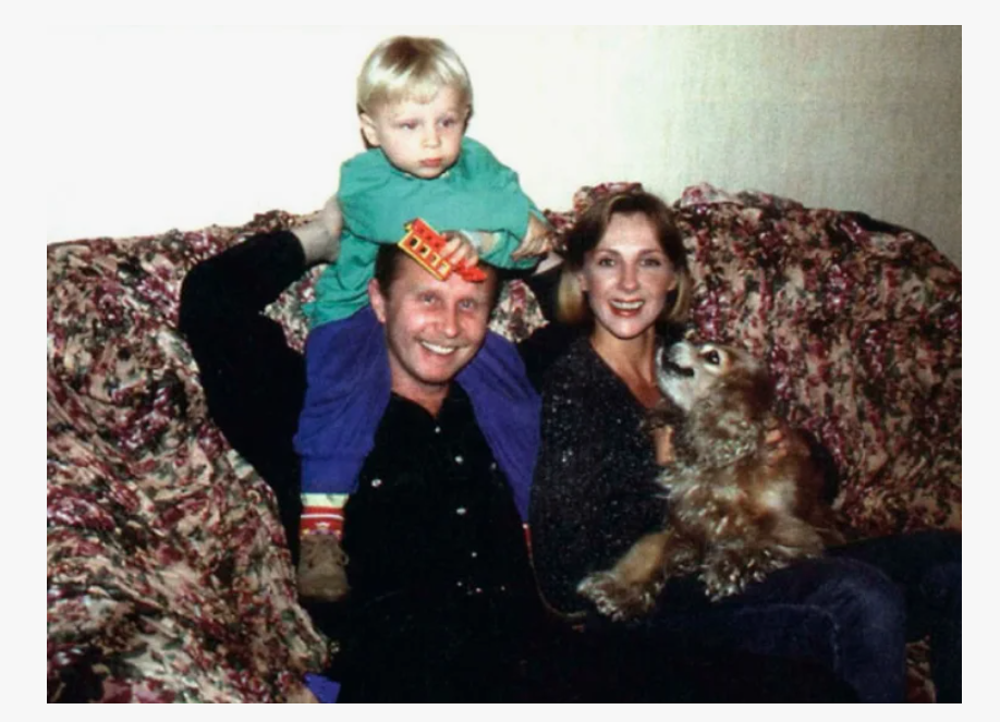 Елена с мужем и сыном в молодые годы 