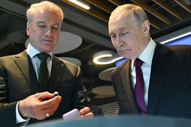    «Герман Оскарович устроил мне сейчас такое путешествие [в мир искусственного интеллекта] ровно на сколько? На три часа?».   
Фото:  kremlin.ru