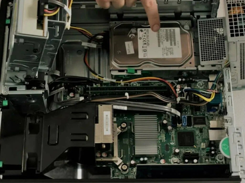 Где находится жесткий диск на компьютере