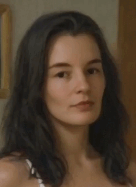 Кто-то говорил, что она мало улыбается