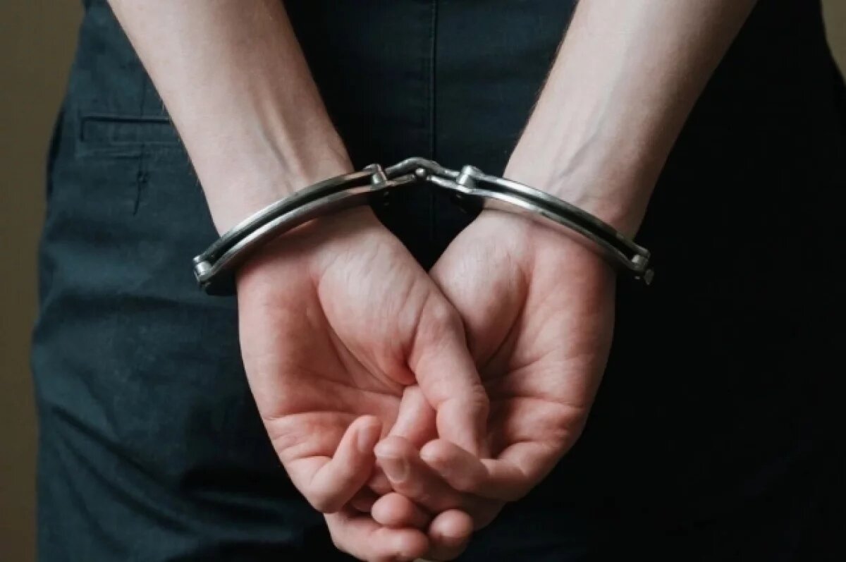   17-летний парень помогал обманывать пожилых женщин в Петербурге