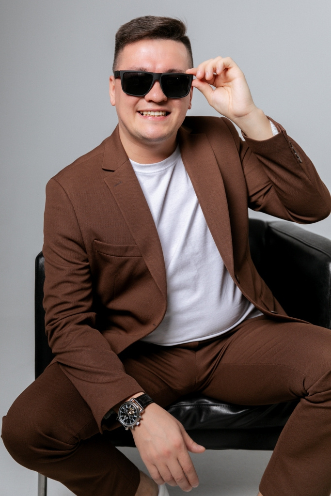 Андрей Рублёв — ведущий с конкурсами в Канаше. Современные, стильные и живые интерактивы