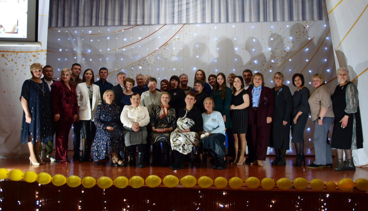 Участники юбилея Осиновской школы