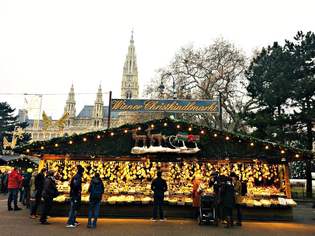 Christkindlmarkt на Ратушной площади.