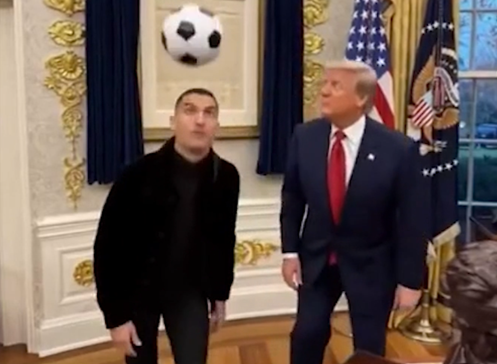     / Источник: Кадр из видео