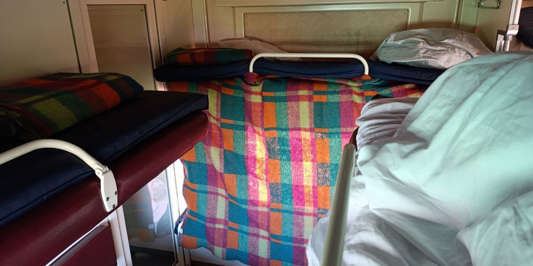 5 причин, почему выбираем плацкарт вместо купе. Несколько историй из поезда.