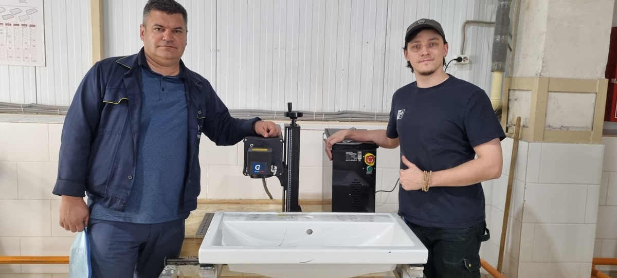 Лазерный комлекс для маркировки G-MARK на заводе по производству санитарных керамических изделий, керамической плитки и керамогранита