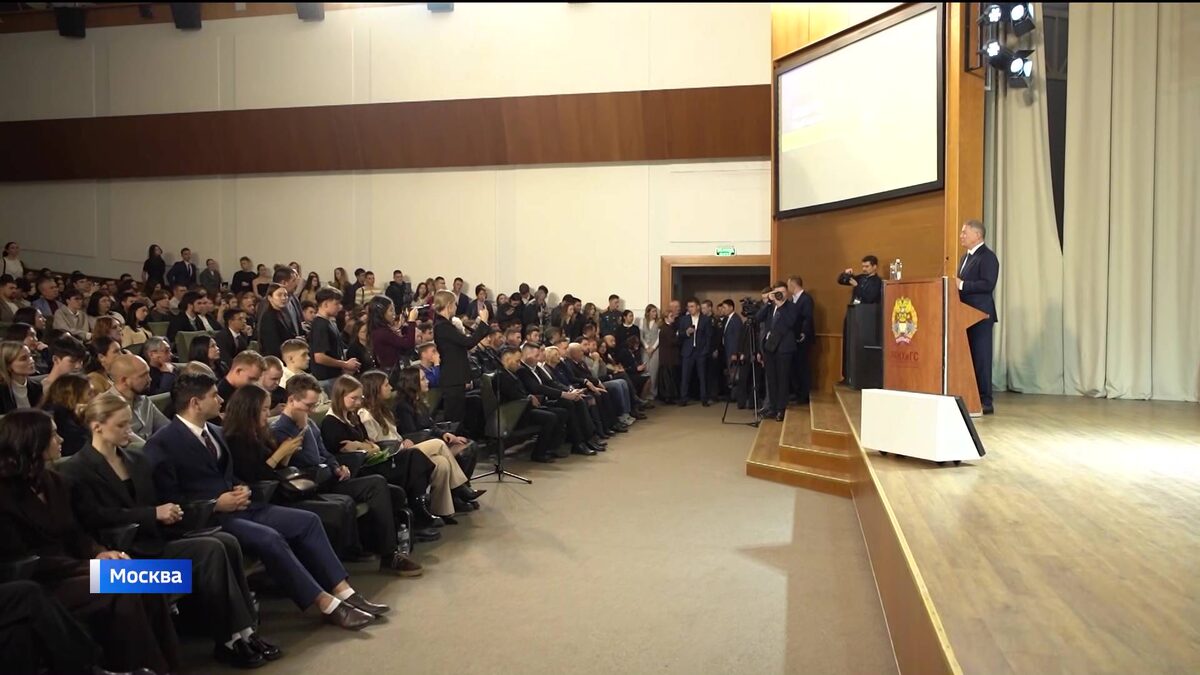    Радий Хабиров встретился в Москве со студентами из Башкортостана