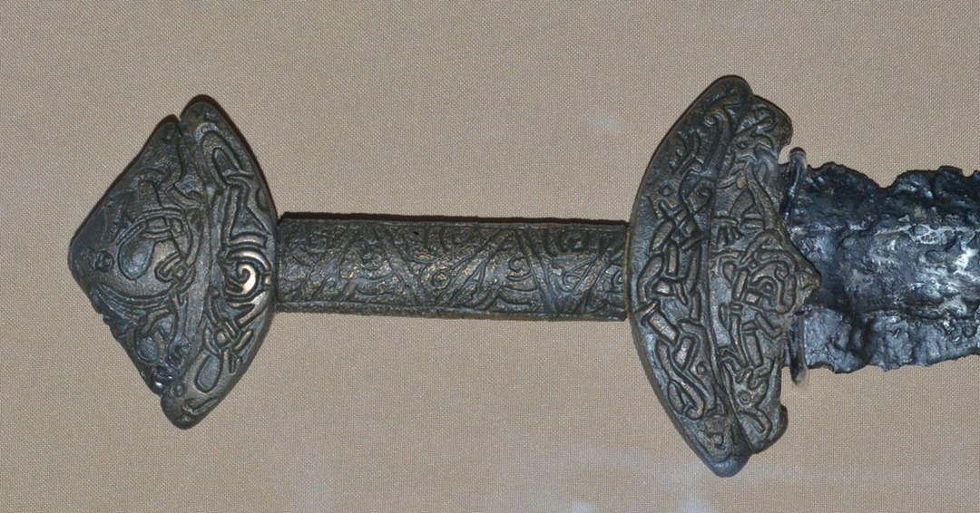 Рукоять меча "Людота коваль". Фото из интернета