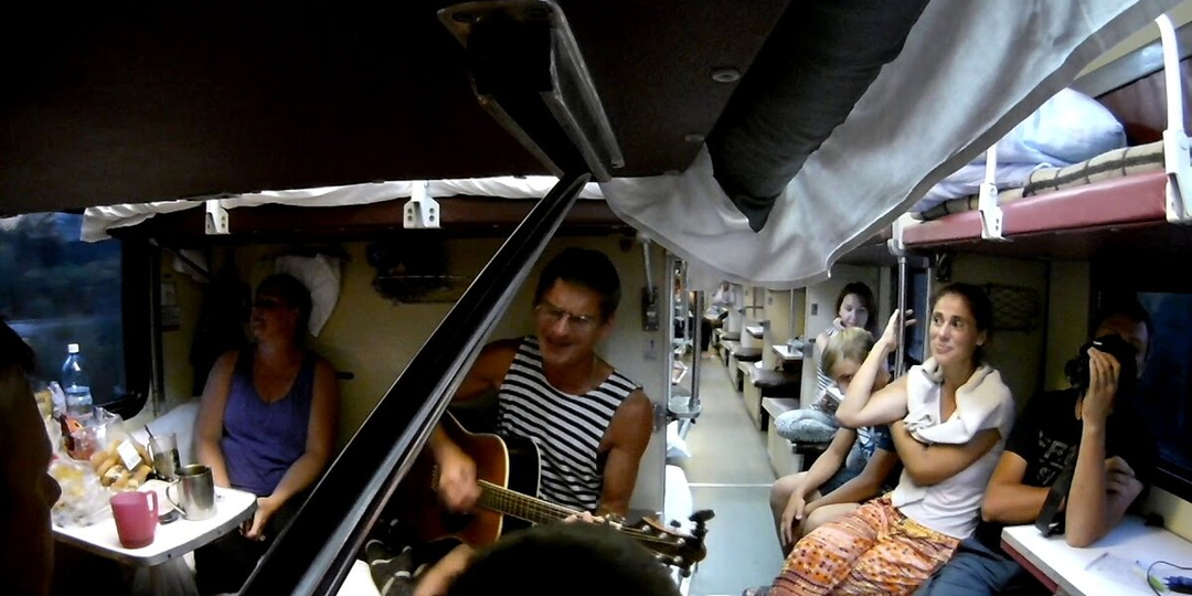 «Мы так третий день, никто не умер» — 35 градусов в вагоне РЖД и полное безразличие к людям