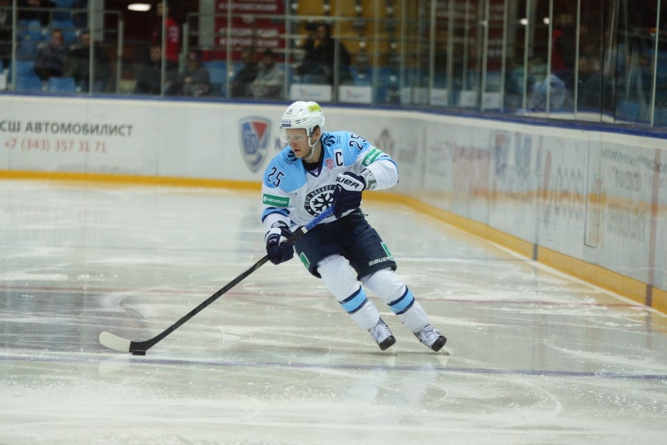    ХК «Сибирь» вернул в тренерский состав Алексея Кривченкова Алексей БУЛАТОВ