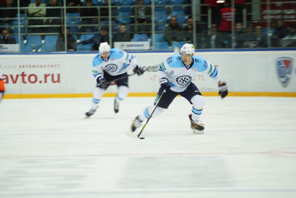    ХК «Сибирь» обменялся игроками со «Спартаком» Алексей БУЛАТОВ