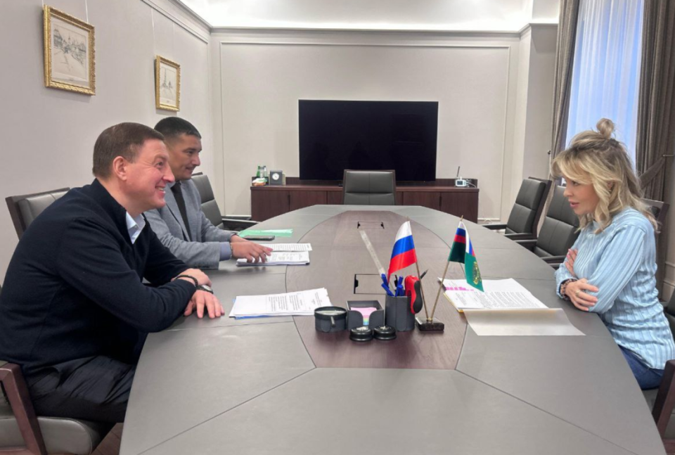    Встреча Андрея Турчака и Светланы Радионовой. Источник: altai-republic.ru