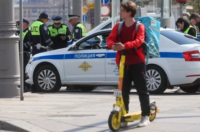    Когда самокатчики в Петербурге будут сдавать на права?