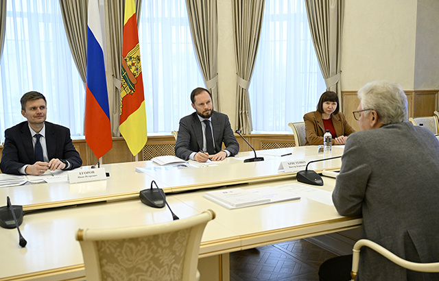 Глава Тверской области и Виктор Христенко обсудили мастер-план города Старицы