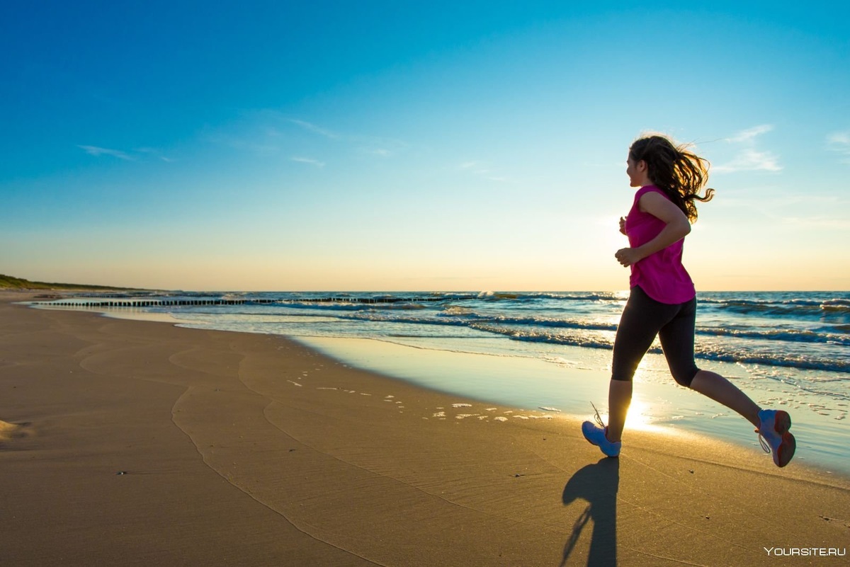Мы дышим, чтобы обеспечить наши клетки кислородом, который необходим для выработки энергии, и вывести из организма углекислый газ. Этот непрерывный процесс, называемый газообменом, позволяет клеткам расщеплять питательные вещества, получая необходимую энергию для всех функций организма. Без постоянного поступления кислорода и удаления углекислого газа нормальное функционирование организма невозможно. Почему нам нужен кислородПроизводство энергии: Кислород участвует в процессе окисления, который высвобождает энергию из жиров и углеводов, питая все клетки. Работа мозга: Достаточное количество кислорода, поступающего в мозг с кровью, необходимо для его нормальной работы и поддержания эмоционального состояния. Функционирование витаминов и ферментов: Кислород необходим для полноценной работы многих витаминов и ферментов, которые регулируют обмен веществ в организме. Как происходит газообменЛегочная вентиляция: Вдыхание и выдыхание воздуха между окружающей средой и легкими. Легочное дыхание: Обмен газами между альвеолами легких и кровью. Тканевое (внутреннее) дыхание: Перенос кислорода кровью к тканям и клеткам, а также возврат углекислого газа обратно в кровь. Регулирование: Мозг автоматически контролирует дыхание, регулируя частоту и глубину в зависимости от потребностей организма в кислороде. 