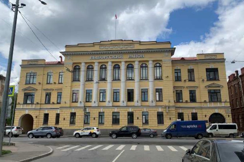   С 1991 года в здании размещается администрация Выборгского района. Фото: КГИОП