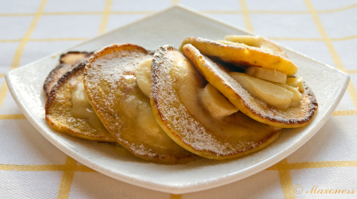 Оладьи с бананами и медовым маслом