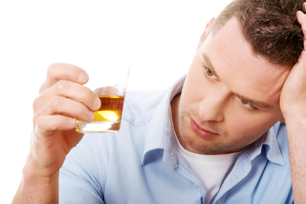 Почему после алкоголя появляется перегар. (источник изображения: freepik.com)