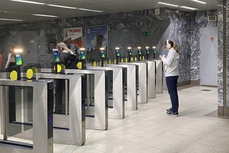    Фото пресс-службы Сбера / Терминалы на станции метро «Чкаловская»