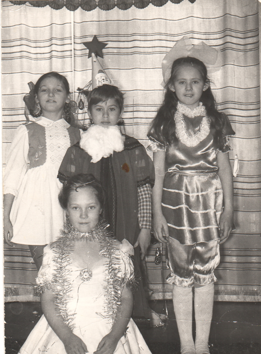 Дед Мороз у нас получился спонтанный, собирали из всего, что под руку подвернулось