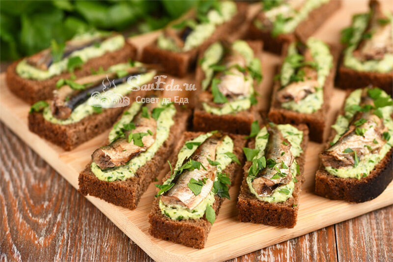 Бутерброды со шпротами, чтобы удивить своих гостей