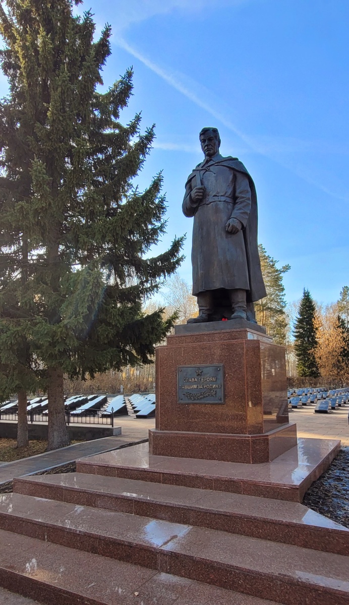 Даже не знала, что здесь такой памятник есть.