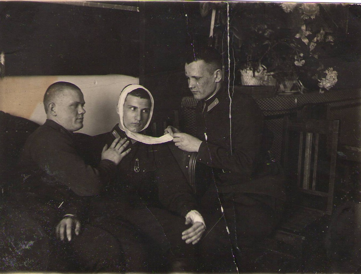 Ведерников Н.Р. слева.