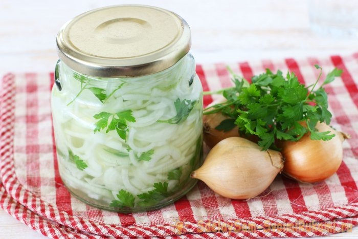 Быстрый маринованный лук к шашлыкам