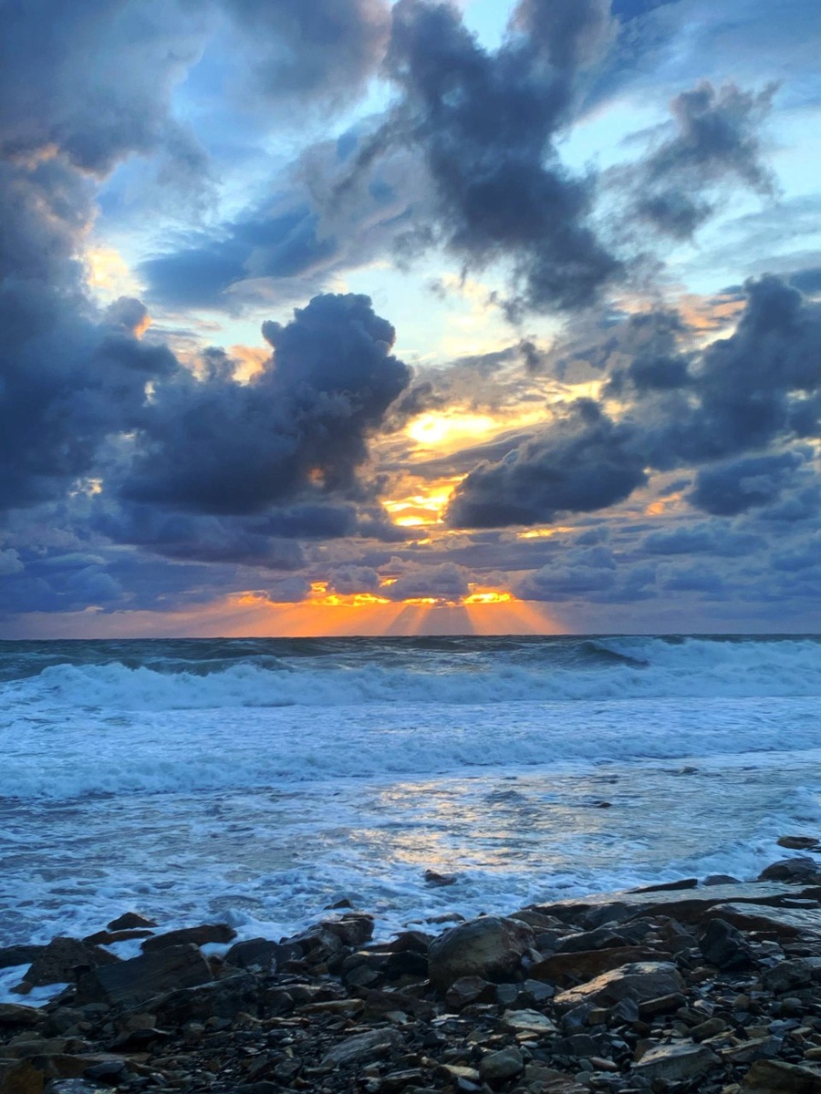 Море шторм,закат