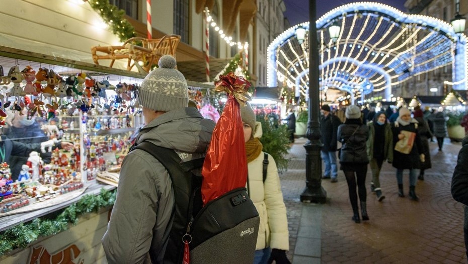    Петербуржцы начинают покупать новогодние подарки в декабре Автор фото: Ермохин Сергей