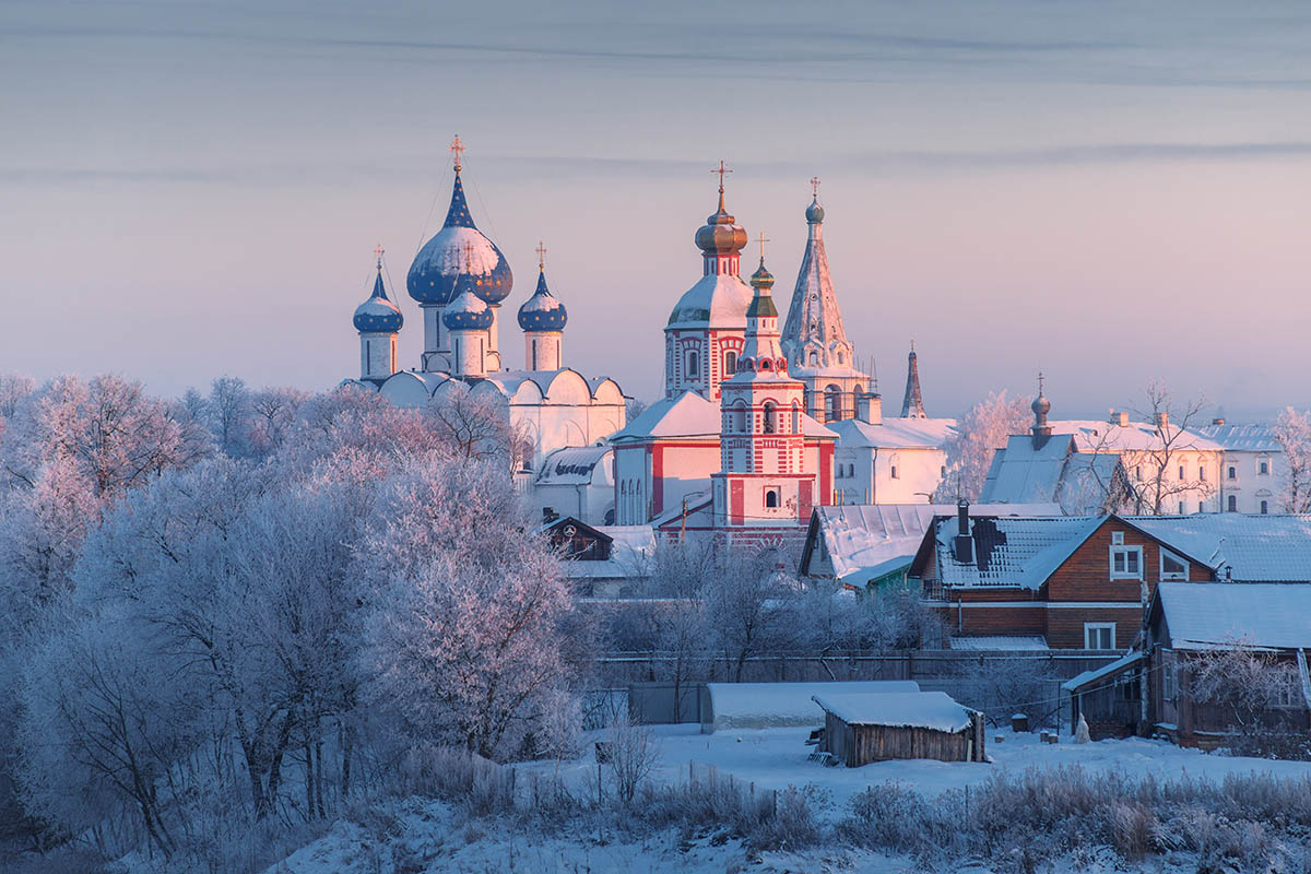    На Рождество многие посещают ночную праздничную службу. Источник: Dubrovinskiy mikhail / Shutterstock / FOTODOM