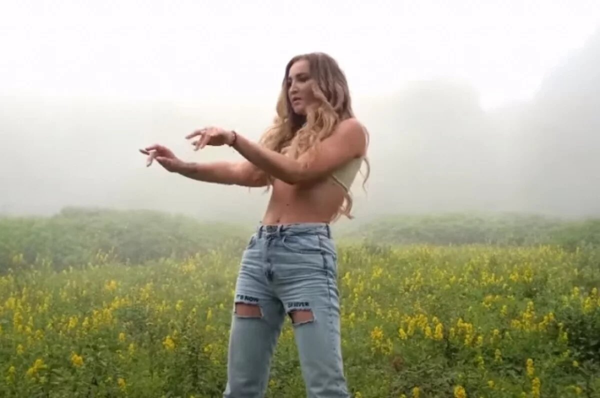    Блогер Карина Кросс похвалила образ певицы Бузовой в кадре