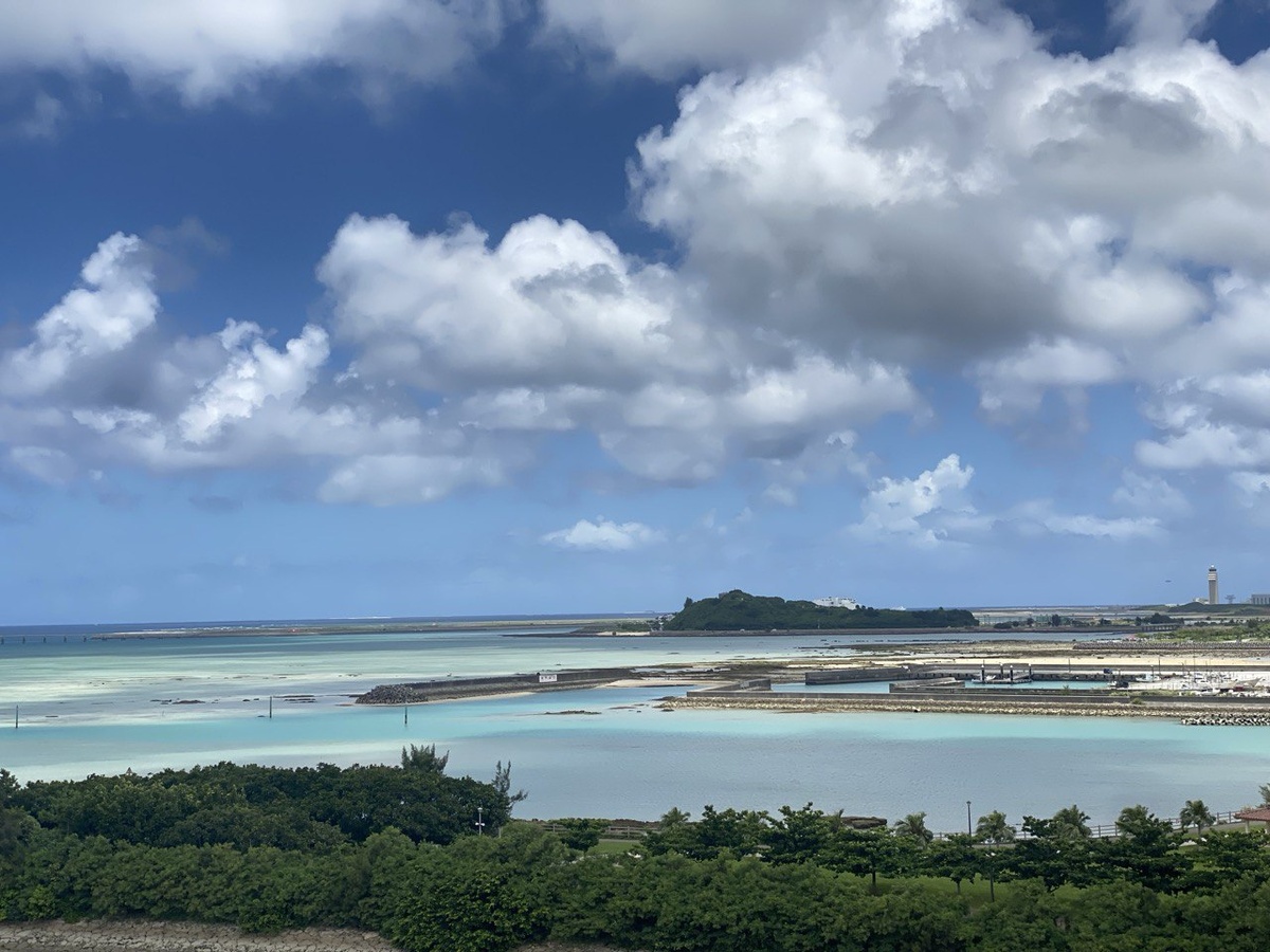 Вид на канал из отеля Hotel Gran View Garden Okinawa