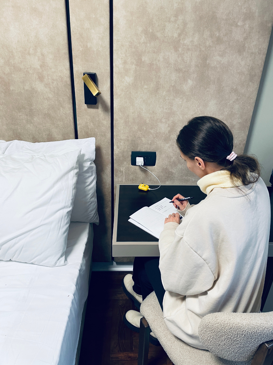 работа из отеля в Белграде