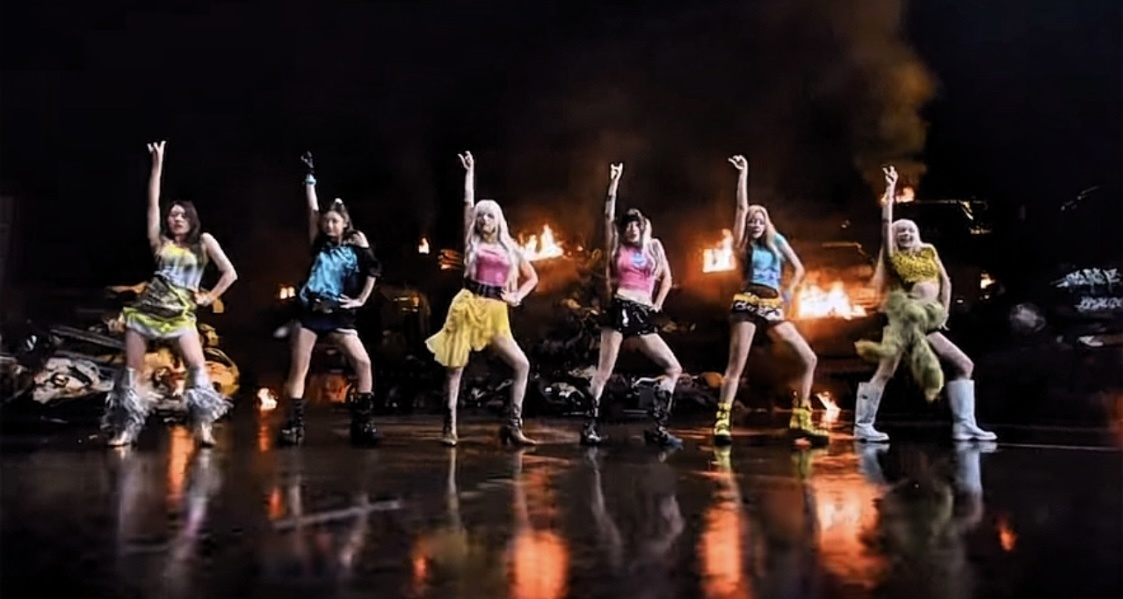 Момент из клипа.