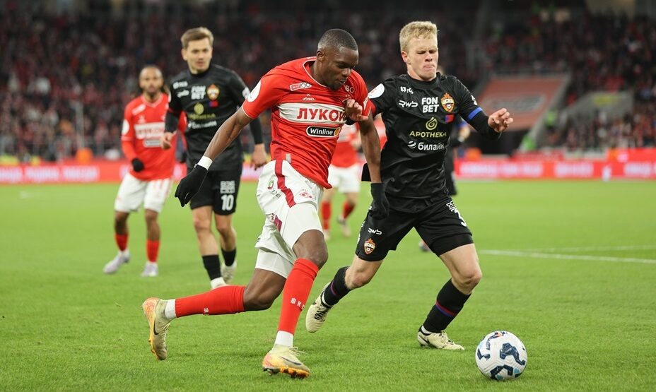    Дерби «Спартак» — ЦСКА всегда проходит в ожесточенной борьбе. Фото: Global Look Press