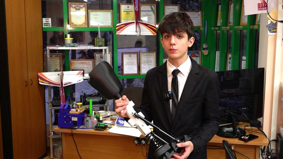    Югорский школьник напечатал на 3D-принтере настоящий протез ноги