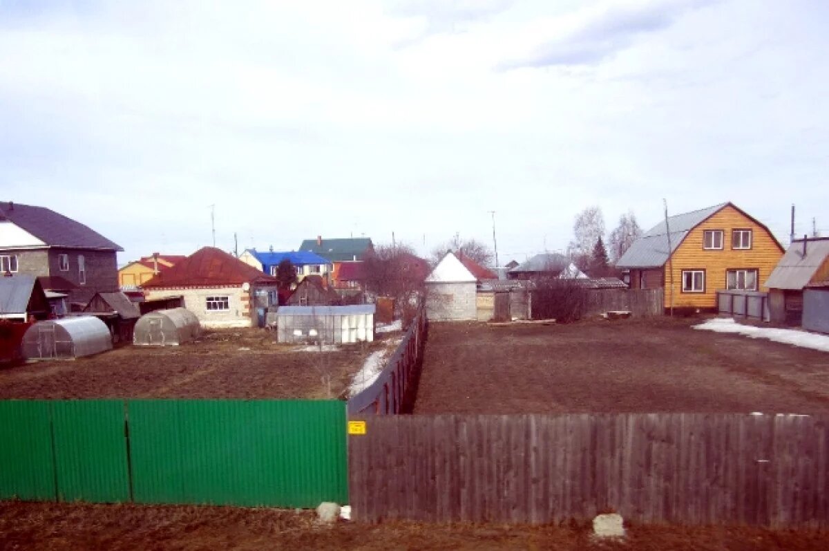    В Омской области многодетным семьям выделят участки с инфраструктурой