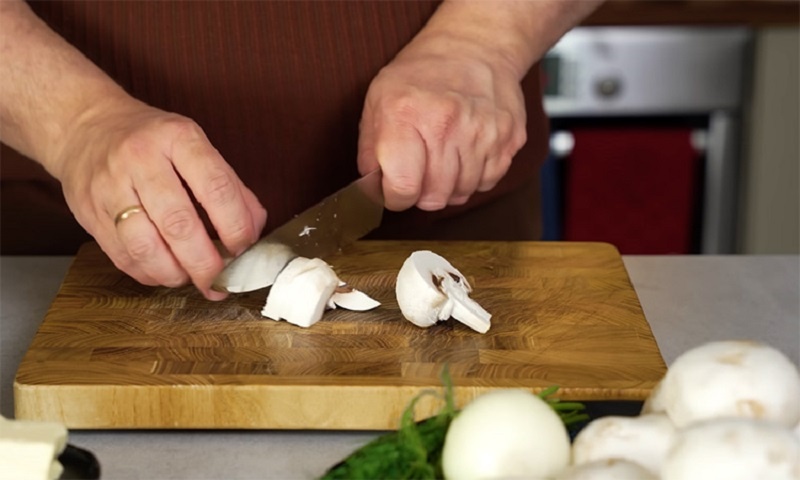 Картофельное пюре с грибами: главный акцент осеннего ужина