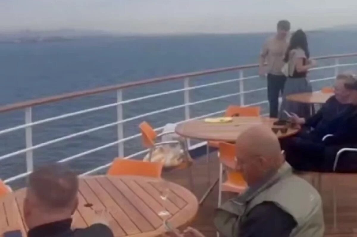    Круизный лайнер из Сочи не смог зайти в порт Стамбула и уплыл обратно