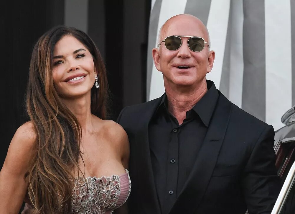    Джефф Безос и Лорен Санчес спонсируют Met Gala – что это значит