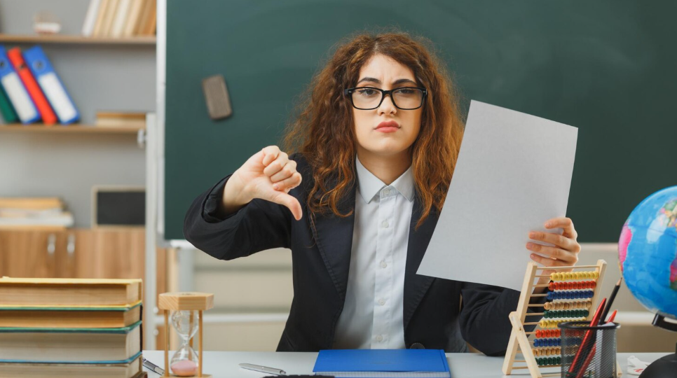 «Публичная порка» – вот что сделала учительница с 7-леткой при всем классе. История, которая разделила интернет