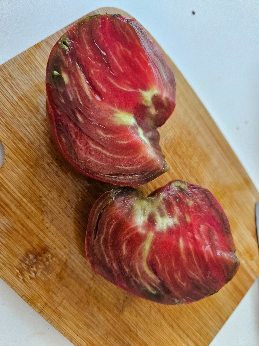 Сорт "Бычье сердце шоколадное"