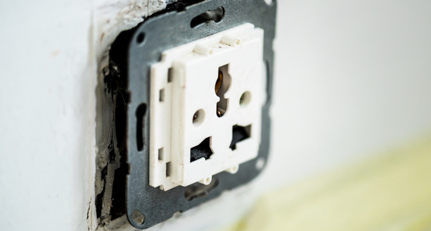    Рыхлый алюминий в розетке — это решаемо: как правильно заменить проводку самостоятельно и безопасно