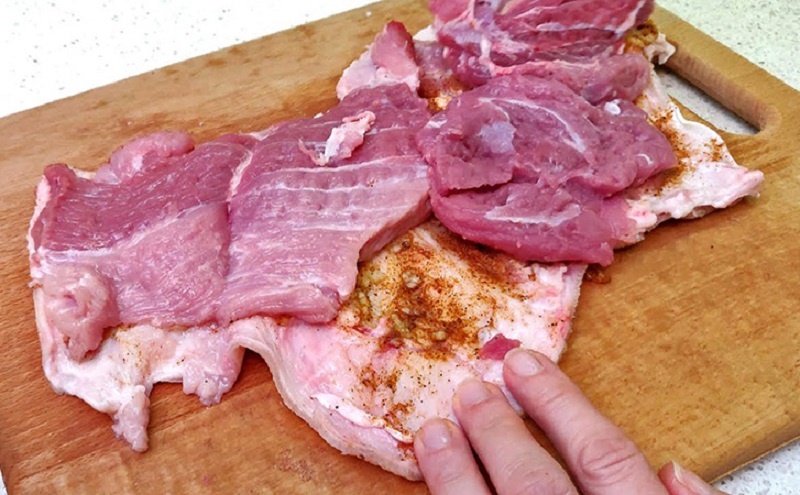 Домашняя мясная колбаса из свиной рульки: просто, сочно, натурально