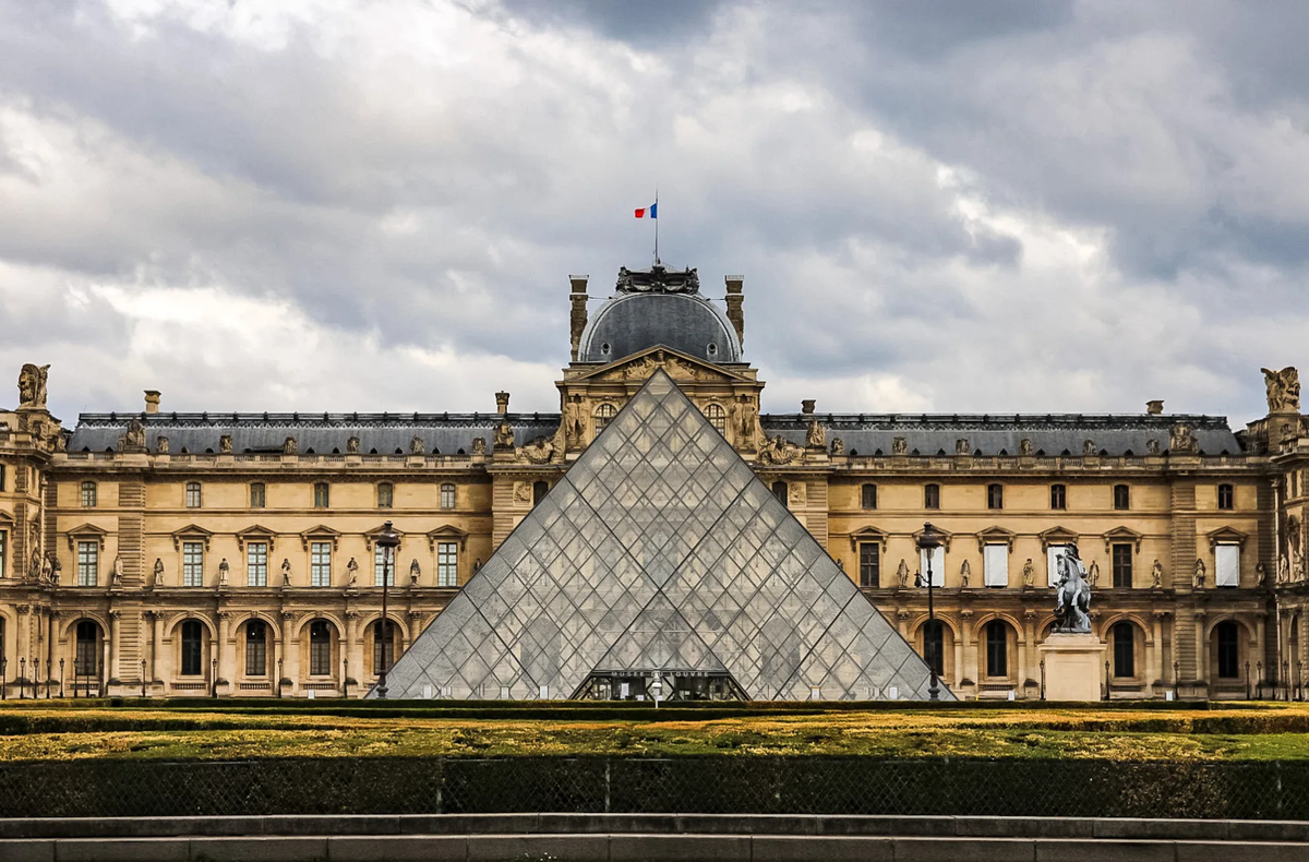 Лувр (Франция 2025)
