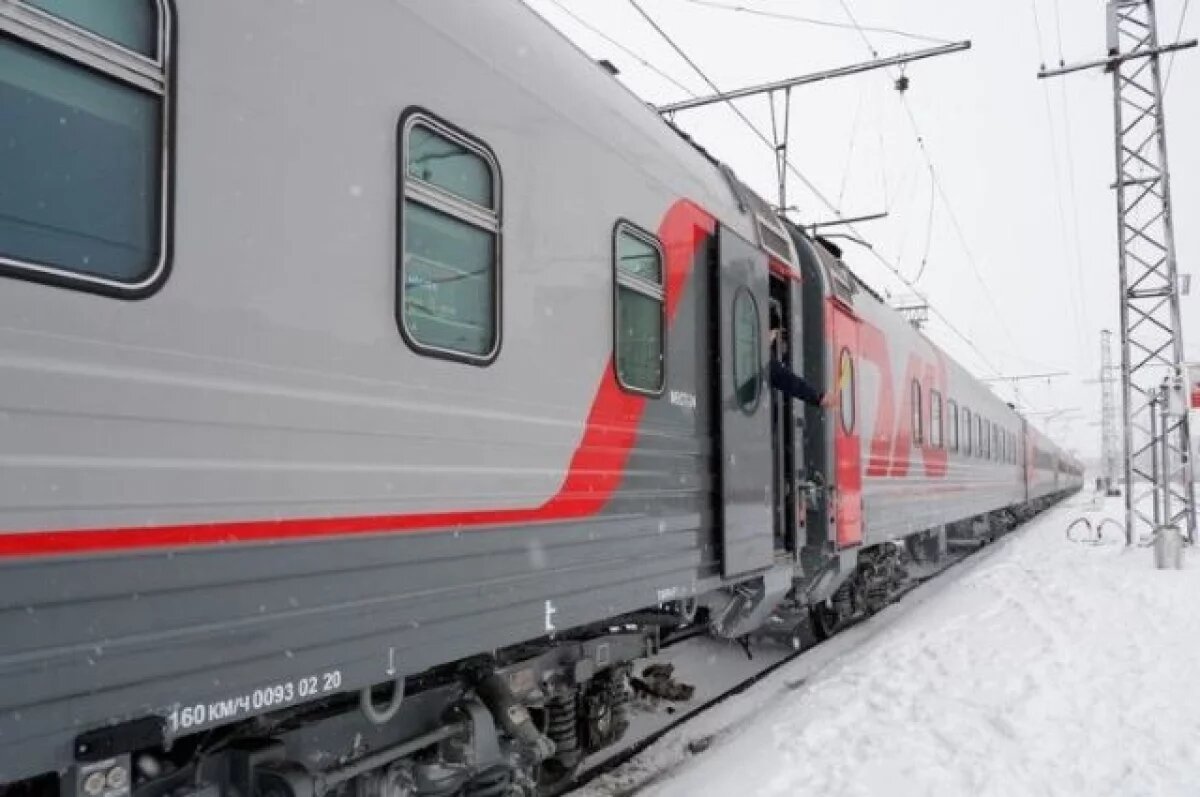    Четыре поезда задержали в Новосибирске из-за пожара на Транссибе