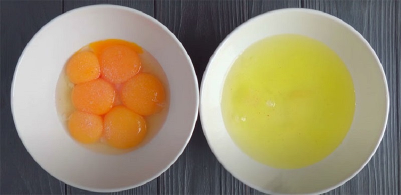 Слоеная яичница с колбасой и сыром: завтрак, который захочется повторить